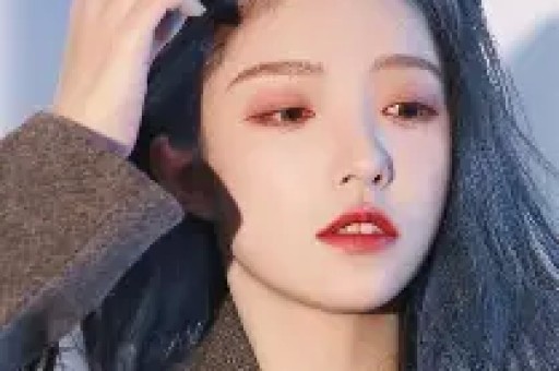 美顶流纯神演穿普拉达的女王2被删光！秀身体黑历史太多