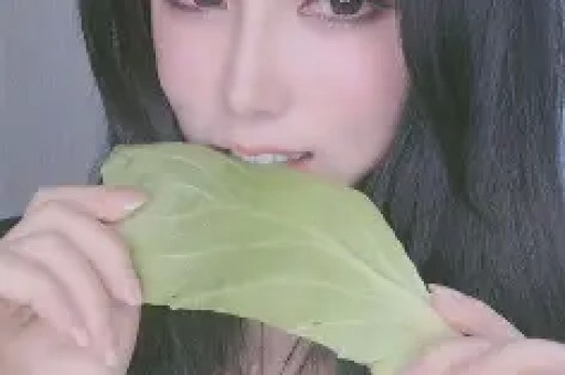 流言板]吃瓜！八卦媒体报道阿卡正与知名模特布鲁克斯-纳德约会